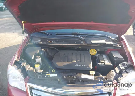 2016 Chrysler Town & Country Touring z USA, uszkodzony, nr VIN 2C4RC1BG3GR173025